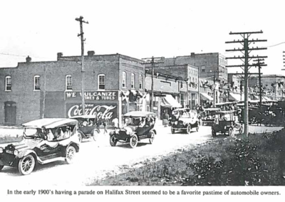 photo of an auto parade in the early 1900's